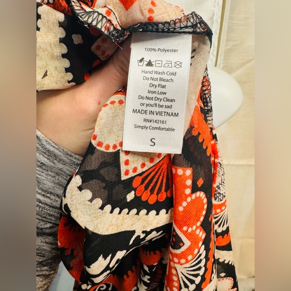 Lularoe Daphne - Picture 8 of 8